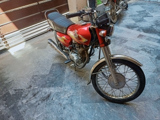 Honda CG 125 by 