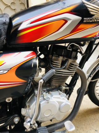 Honda CG 125 by 