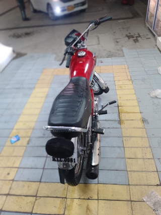 Honda 125 by 