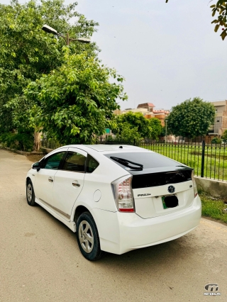 Toyota Prius by 